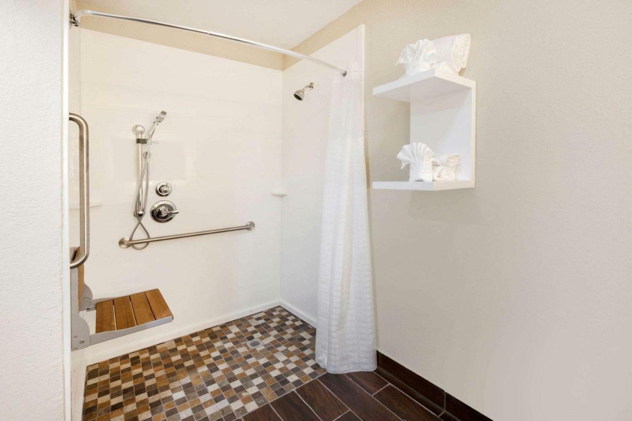 Hawthorn Suites By Wyndham Detroit Southfield Esterno foto